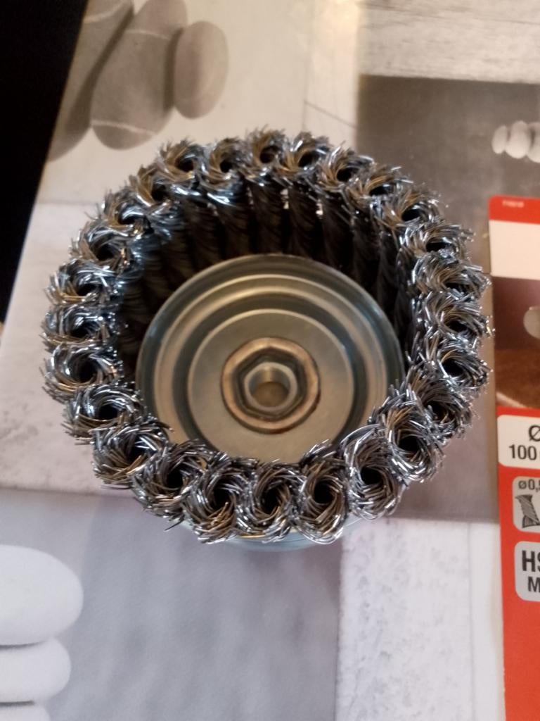 Brosse kwb 100mm pour filet M14, Autos : Pièces & Accessoires, Carrosserie & Tôlerie, Enlèvement ou Envoi
