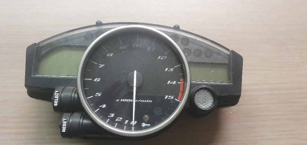 r1 teller  18000km, Ophalen of Verzenden, Gebruikt