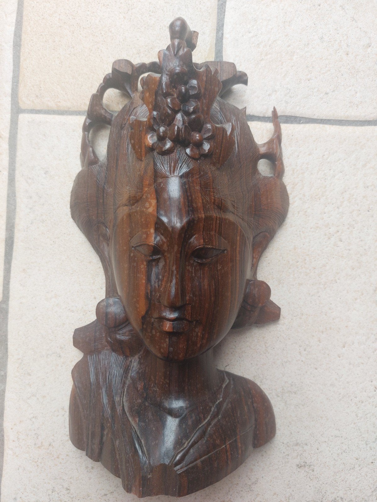 Houten hoofd., Ophalen