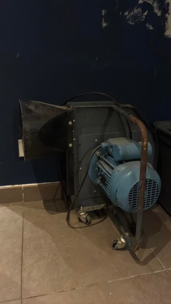 Blower springkasteel springkussen, Enfants & Bébés, Jouets | Extérieur | Coussins gonflables, Enlèvement, Utilisé