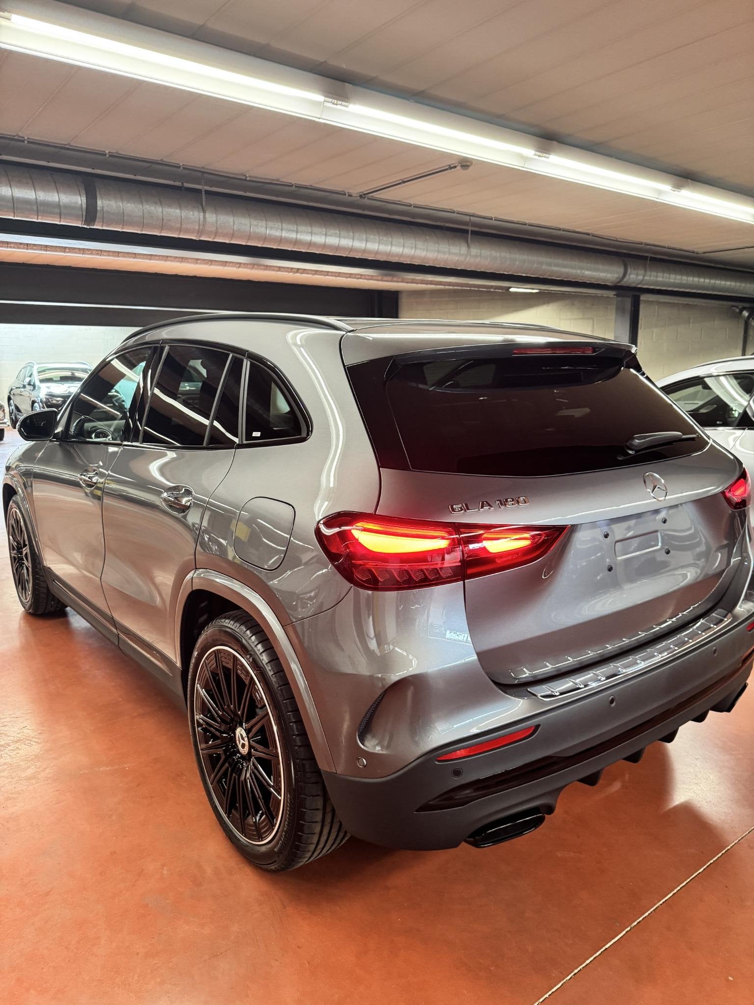 Mercedes-Benz GLA GLA 180 140 Years Edition DOS 9099, Stof, Zwart, 4 cilinders, 136 pk