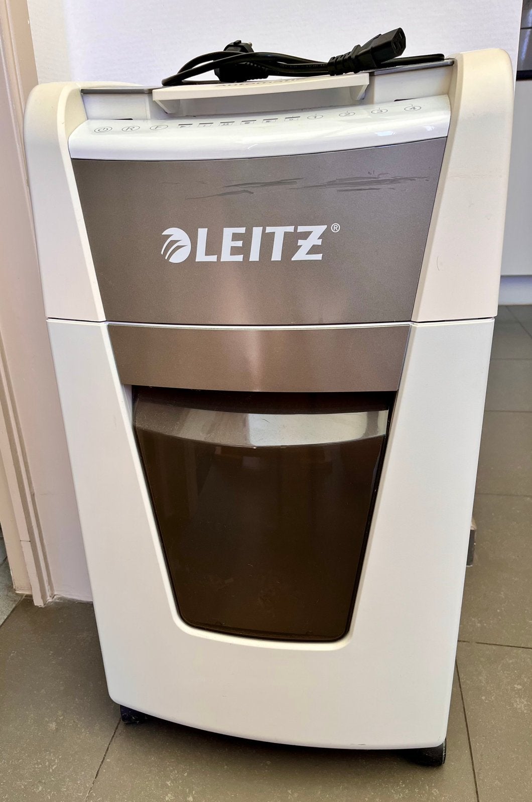 Papierversnipperaar Leitz IQ autofeed 300 - zeer goede staat, Zakelijke goederen, Ophalen, Gebruikt, Overige typen