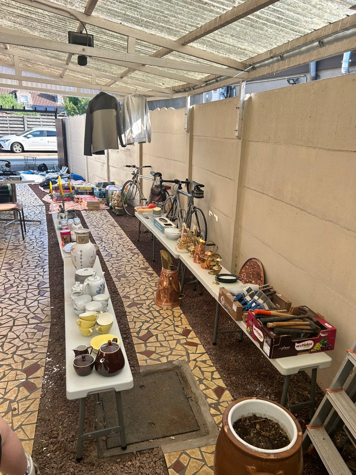 Garage verkoop gestart, Ophalen, Zo goed als nieuw