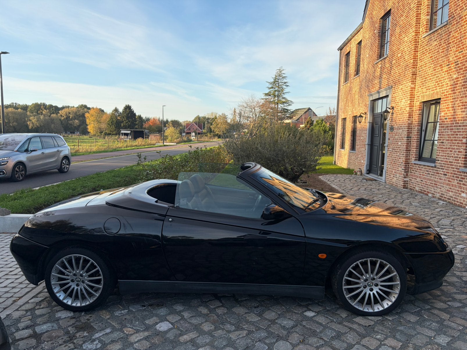 Presque ancêtre  Alfa Romeo spider 916 0488251461, Auto's, Zwart, Cabriolet, Spider, Zwart