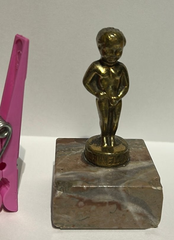Manneken Pis sur marbre, Enlèvement, Humain