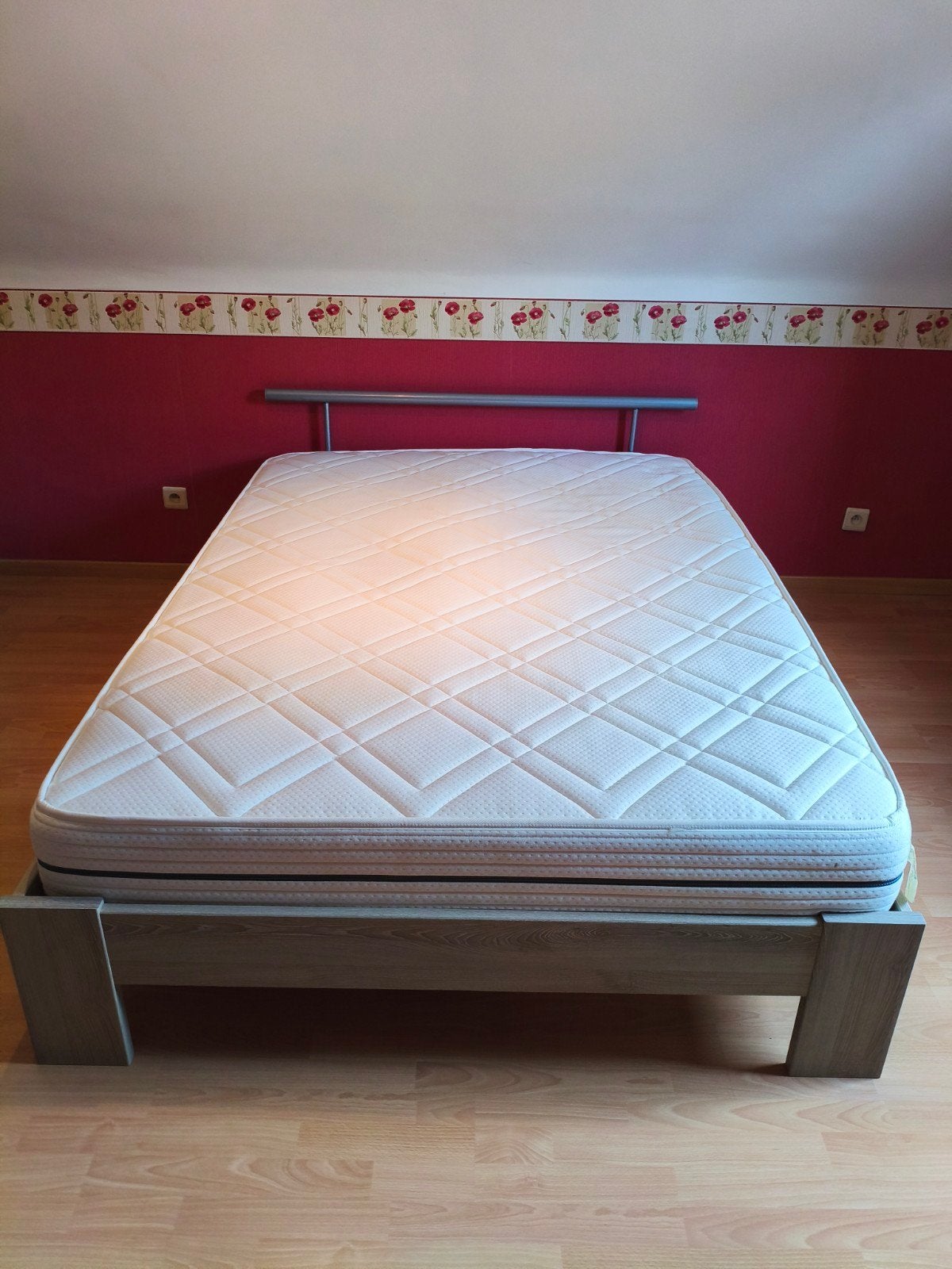 lit 140 x 200 complet avec sommier et matelas, Gris, Enlèvement, 200 cm, Bois