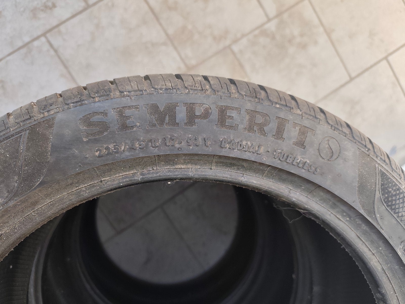 semperit banden, Enlèvement, Pneu(s)