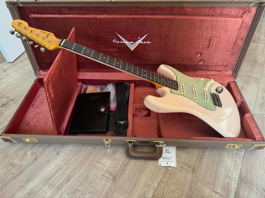 CUSTOM SHOP 1959 STRAT JOURNEYMAN RELIC AGED SHELL PINK, Enlèvement, Comme neuf, Solid body, Fender
