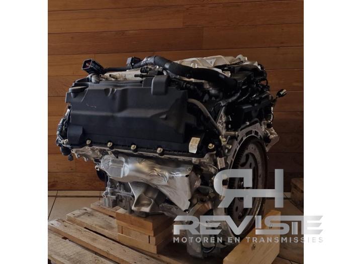 Motor van een Landrover Range Rover