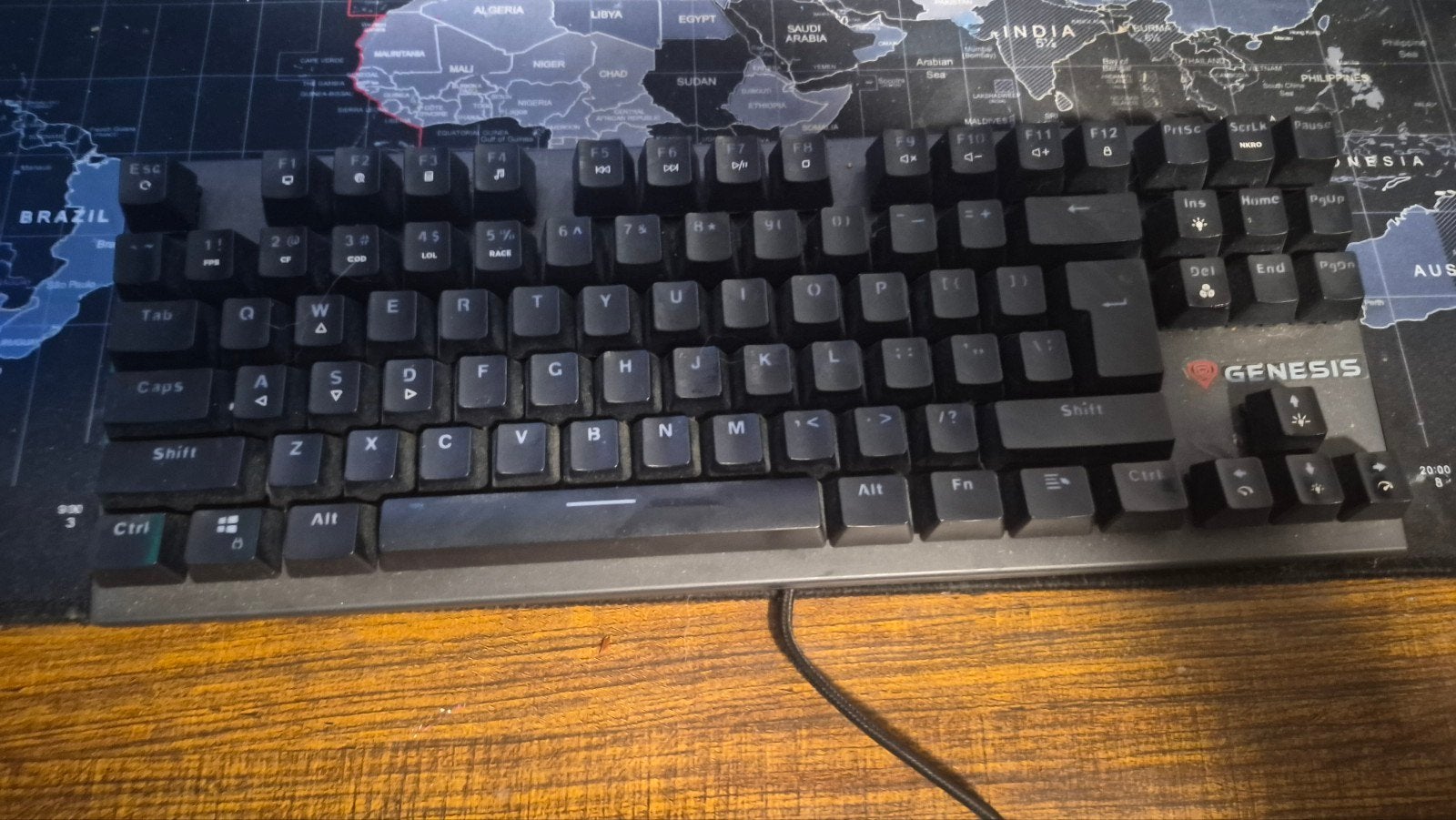 Gamingkeyboard genesis, Computers en Software, Toetsenborden, Ophalen