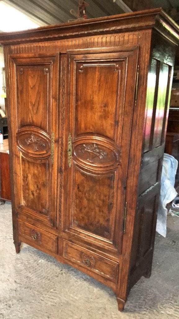 Grande armoire époque XVIIIe siècle noyer massif, Enlèvement ou Envoi
