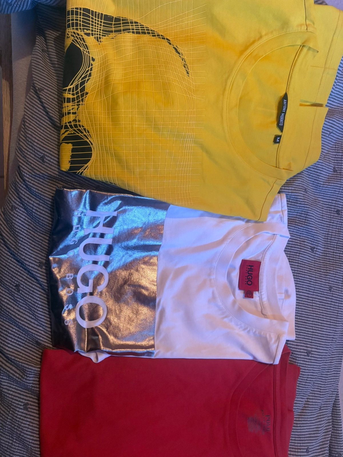 T shirt homme, Enlèvement, Porté