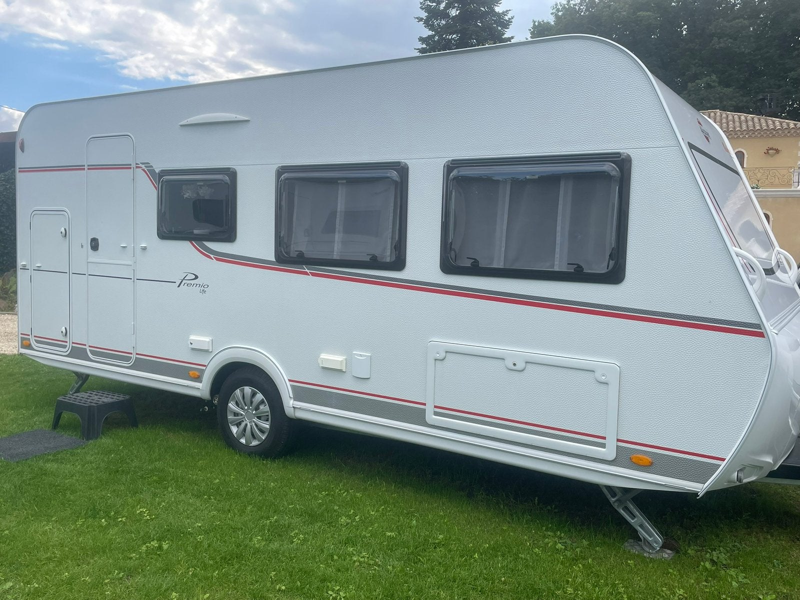 Bürstner Premio 490TK, 2025 , Mover, Stapelbed, 6 persoons, Caravans en Kamperen, Stapelbed, Bedrijf, Treinzit, Bürstner