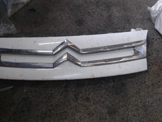 Calandre Citroen Berlingo 2008-2012 LP/15665, Ophalen, Gebruikt, Voor
