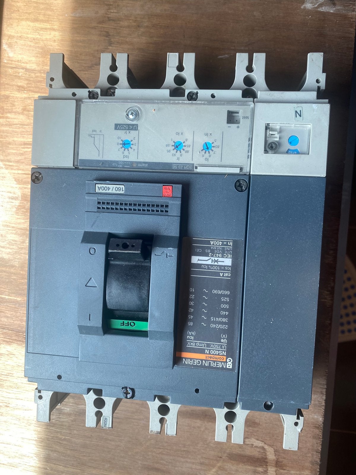 Thermo magnetische beveiliging automaat, Doe-het-zelf en Bouw, Ophalen, Zo goed als nieuw
