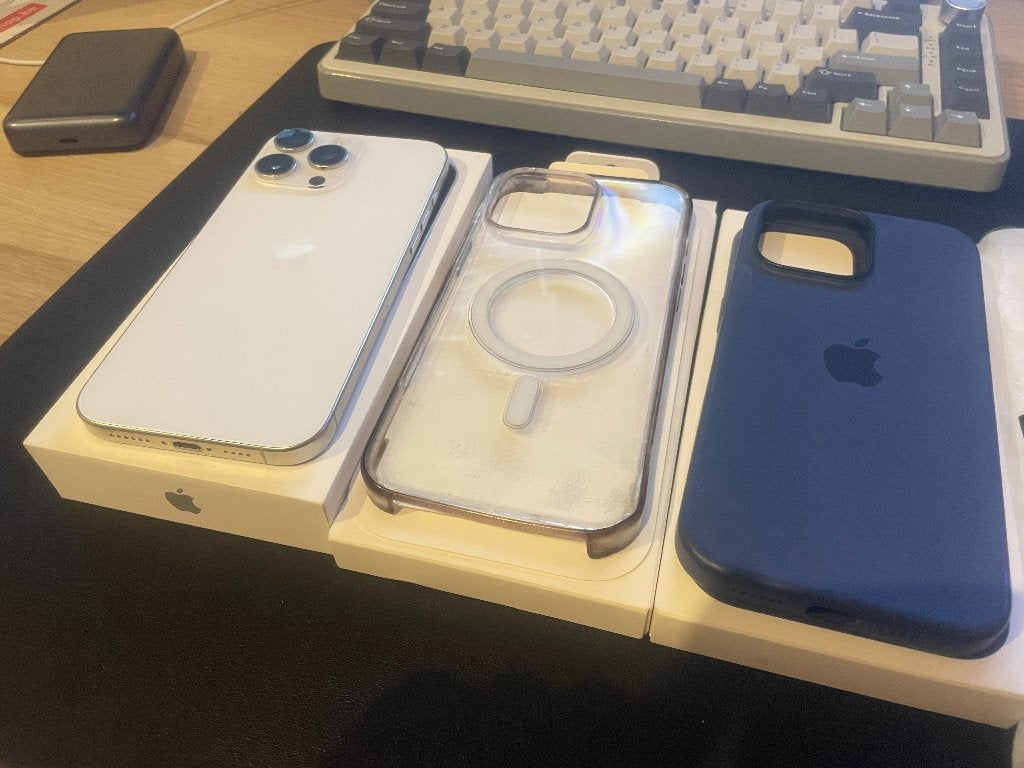 iPhone 16 Pro Max 256 Go + accessoires, Télécoms, 256 GB, 89 %, IPhone 16 Pro Max, Comme neuf