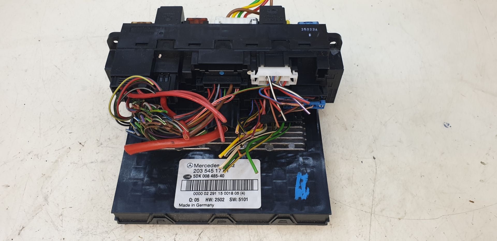 Zekeringkast SAM module W203 W209 2035451701 C klasse CLK Me, Auto-onderdelen, Gebruikt, Mercedes-Benz AG, Mercedes-Benz, Mercedesstrasse 120
70372  Stuttgart, DE