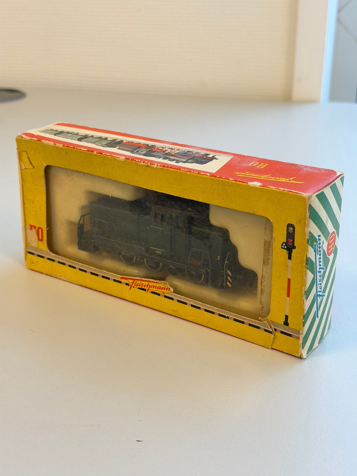 Locomotive diesel Fleischmann 1380 H0 HO V60 + boîte, Enlèvement ou Envoi, Comme neuf, Locomotive, Fleischmann