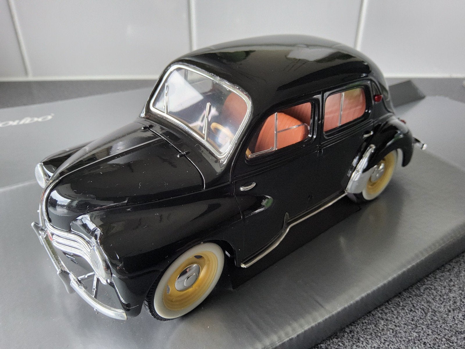 Renault 4CV., Enlèvement ou Envoi, Solido