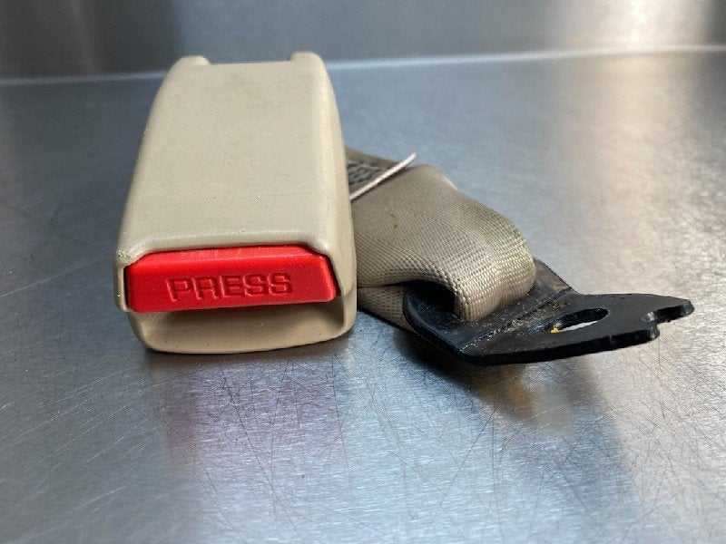BOUCLE DE CEINTURE ARRIÈRE GAUCHE Nissan Maxima QX (CA33), Utilisé, Nissan