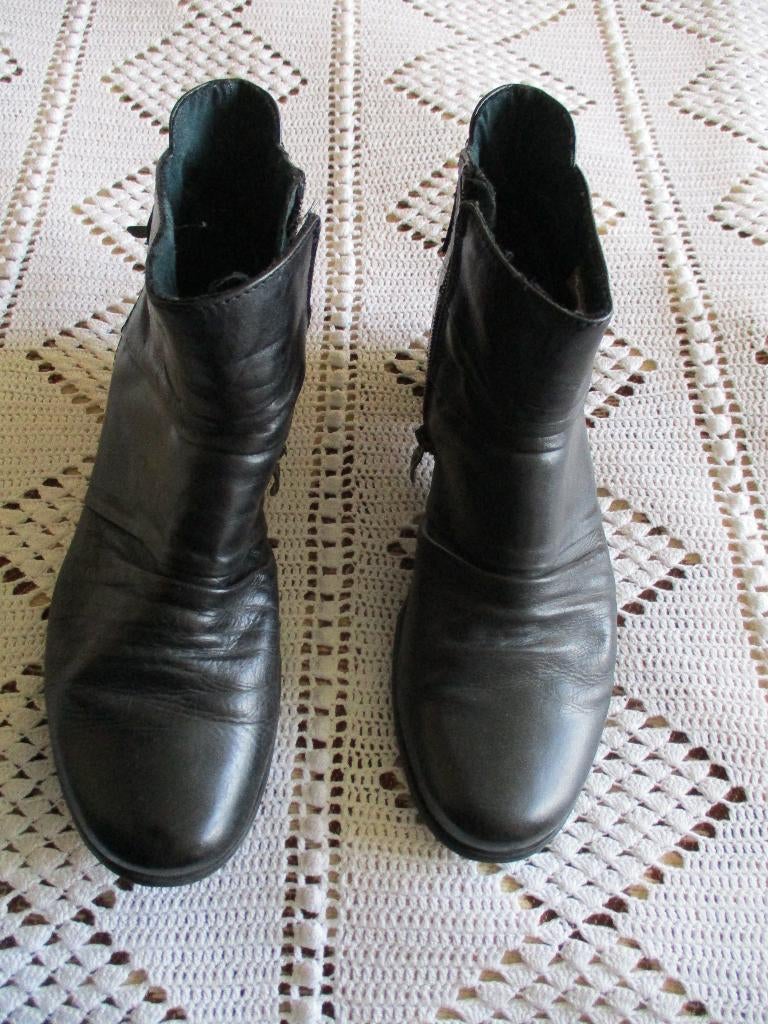 Zwarte lage botjes / enkellaarsjes Tamaris maat 39, Kleding | Dames, Tamaris, Zwart, Lage of Enkellaarzen, Ophalen of Verzenden