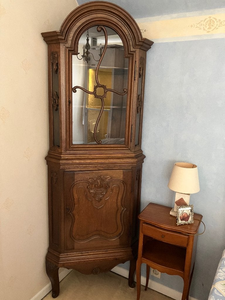 Magnifique vitrine ancienne en bois sculpté – style Louis XV, Enlèvement
