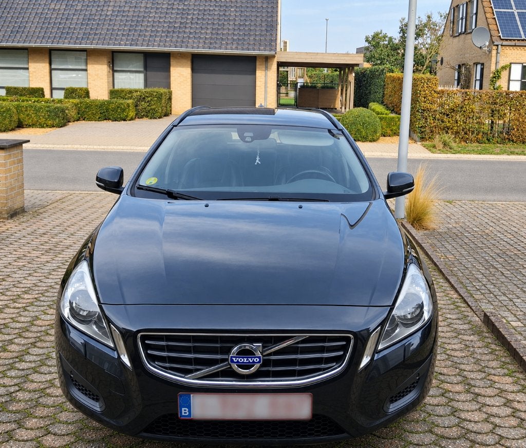 Volvo V60, Auto's, Voorwielaandrijving, Zwart, 4 cilinders, Zwart