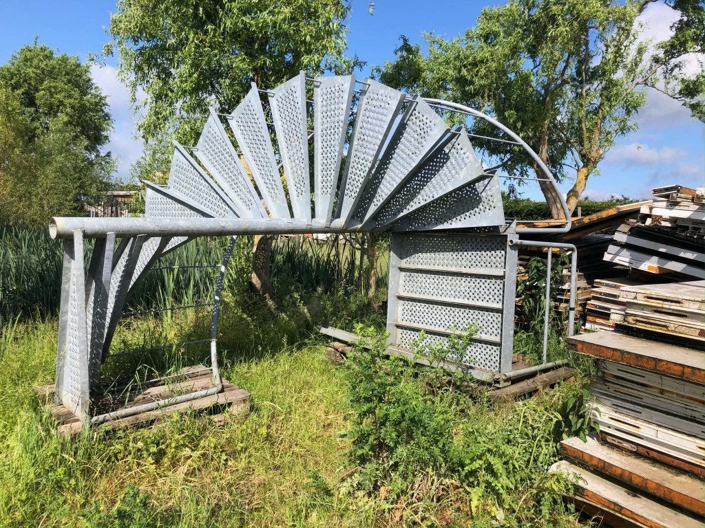 metalen draaitrap met platvorm h 300 br 2.30, Doe-het-zelf en Bouw, Ophalen, Gebruikt
