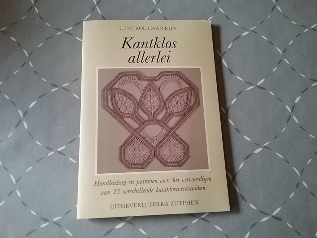 Kantklos allerlei, Ophalen of Verzenden, Zo goed als nieuw, Klos(sen)