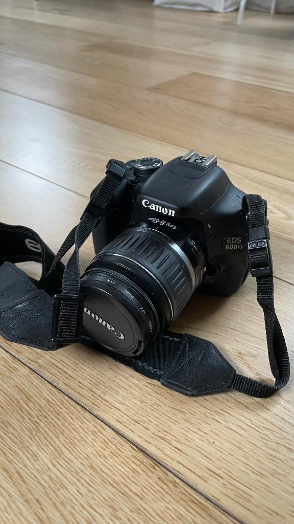 Canon EOS 600D (18-55mm lens + camera backpack), Ophalen, Gebruikt, Spiegelreflex, Canon