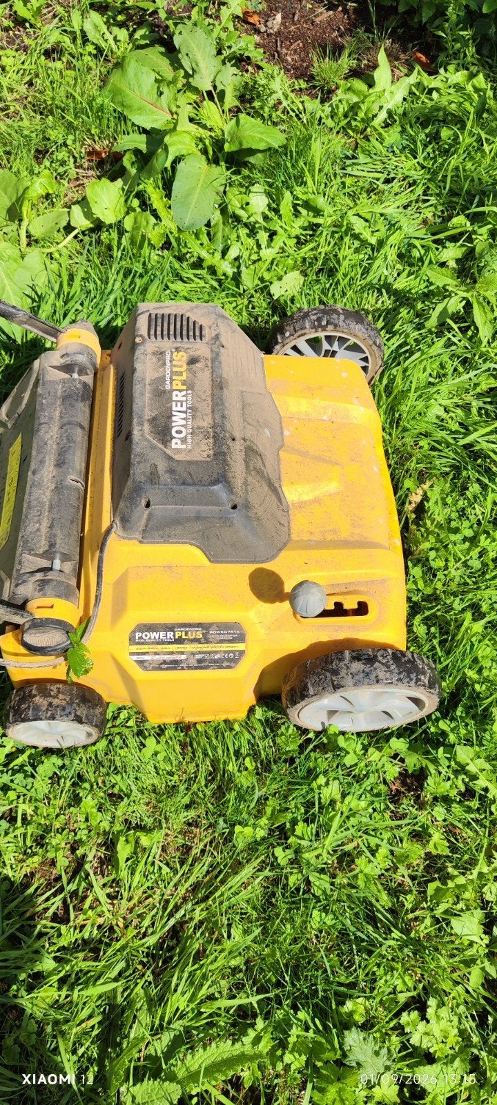 Powerplus POWXG7515 verticuteermachine, Ophalen, Gebruikt, Elektrisch, Powerplus