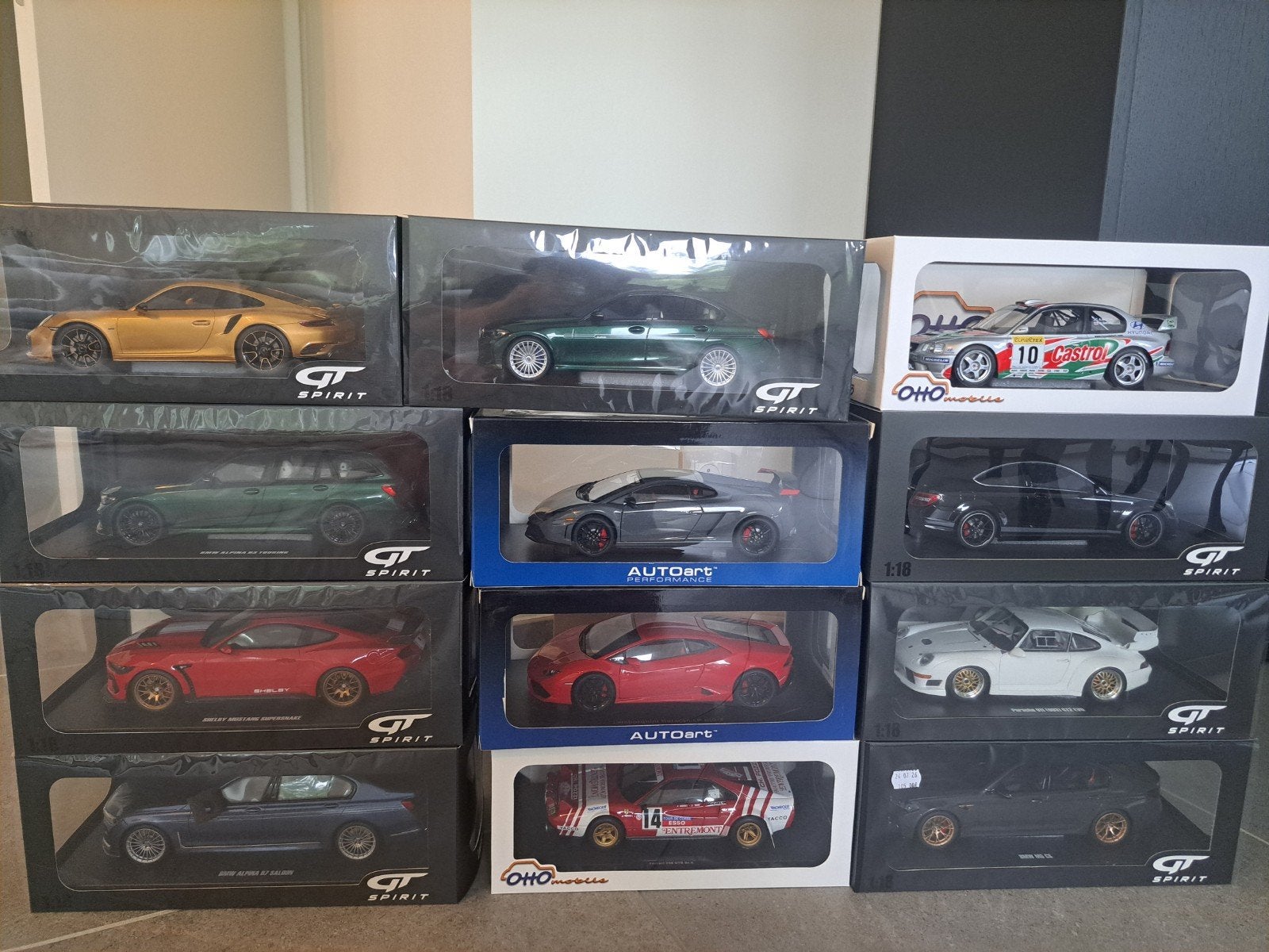 collection voitures miniatures 1/18 neuves dans leur boite, Enlèvement ou Envoi, Neuf, Voiture, Autres marques