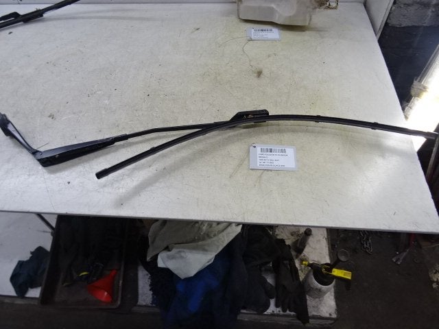 RUITENWISSERARM RECHTS VOOR Ford Focus 3 Wagon, Gebruikt, Henry-Ford-Straße  1
50735  Köln, DE, Ford-Werke GmbH, Kunden@ford.com