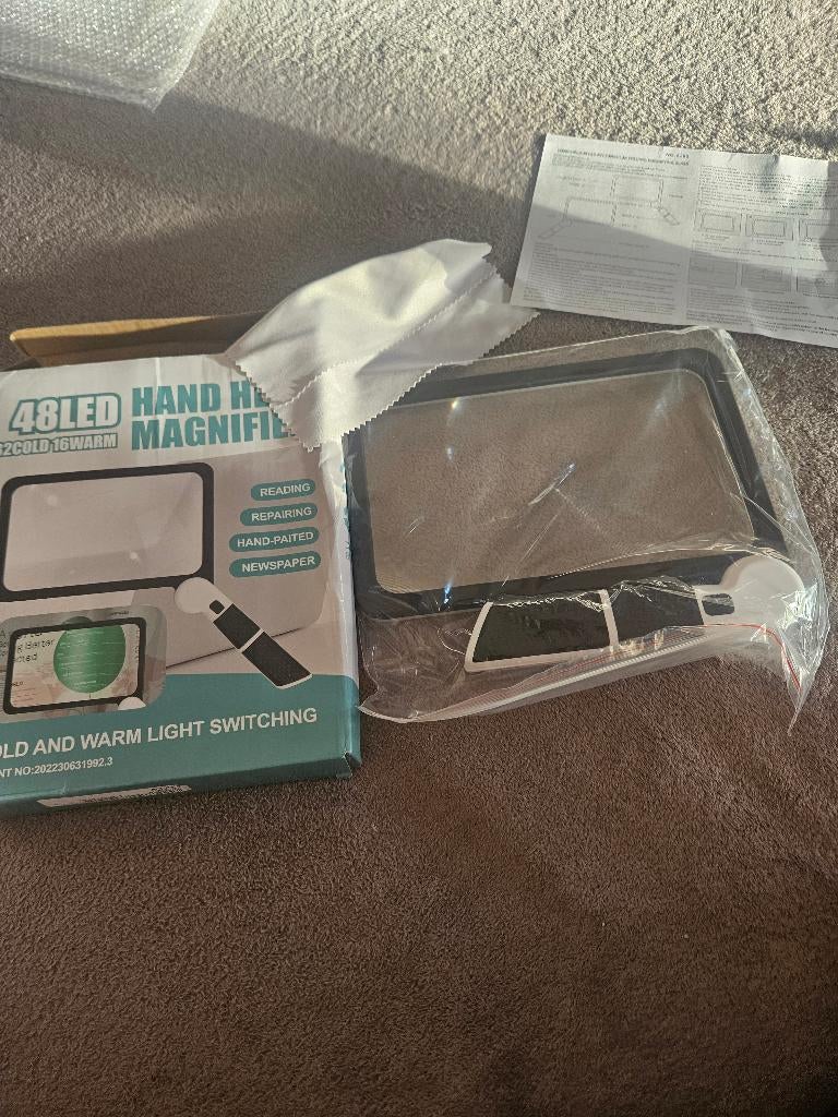 Loupe portable avec 48 lumières LED, Enlèvement, Neuf, Loupe