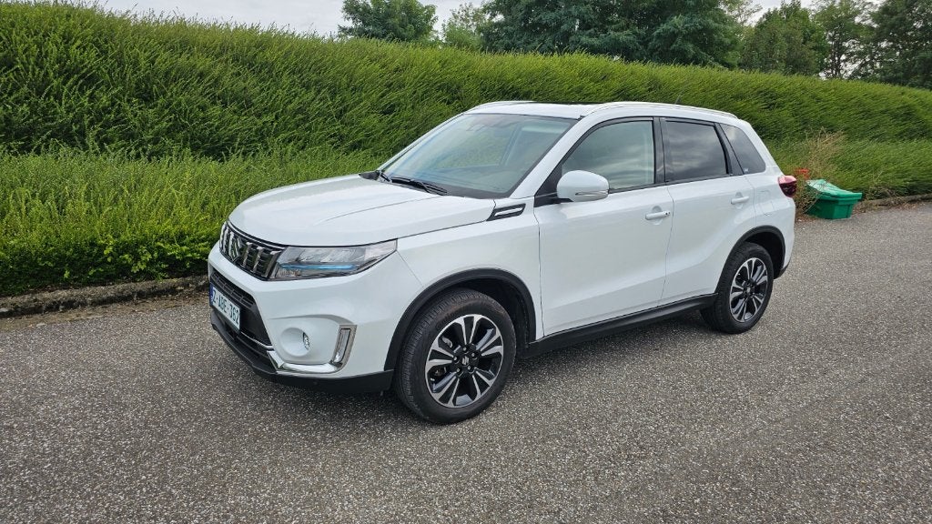 Suzuki Vitara 1.5 hybr. automaat GLX panorama, afnb trekhaak, 4 cilinders, Automatische klimaatregeling, Leder en Stof, Wit