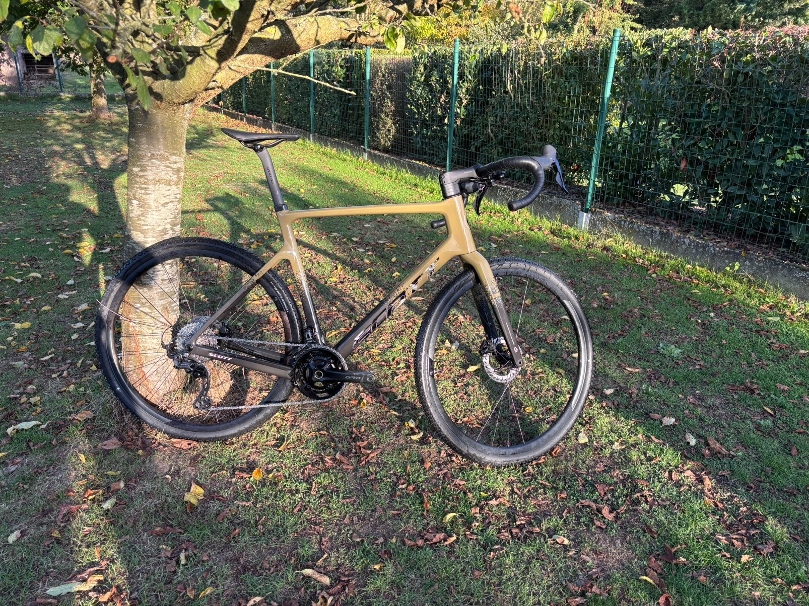 Vélo Gravel : Scott Addict gravel 40 (Carbon) taille XL, Autres marques, Enlèvement ou Envoi, 65 cm ou plus, Comme neuf