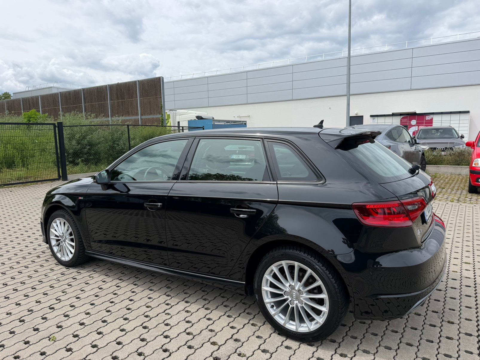 Audi a3 1.6 tdi S linie Full opcion 2016. Nieuwe staat, Euro 6, Bedrijf, 5 deurs, Te koop