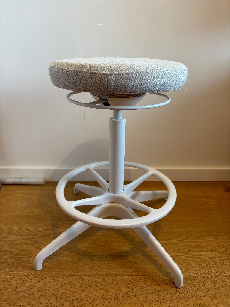 Tabouret assis/debout Ikea, Huis en Inrichting, Ophalen, In hoogte verstelbaar, Zo goed als nieuw, IJzer
