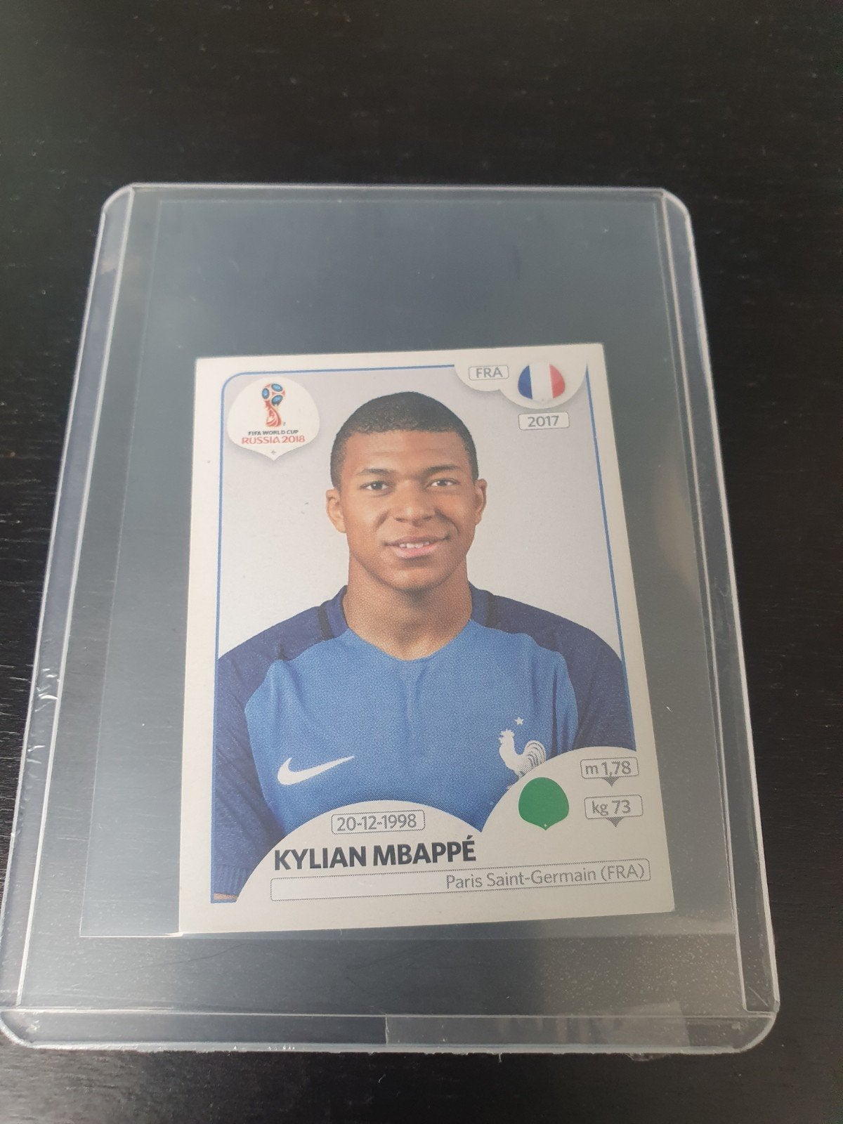 Kylian Mbappé Rookie 2018 rose à dos #197, Enlèvement ou Envoi, Comme neuf, Affiche, Image ou Autocollant