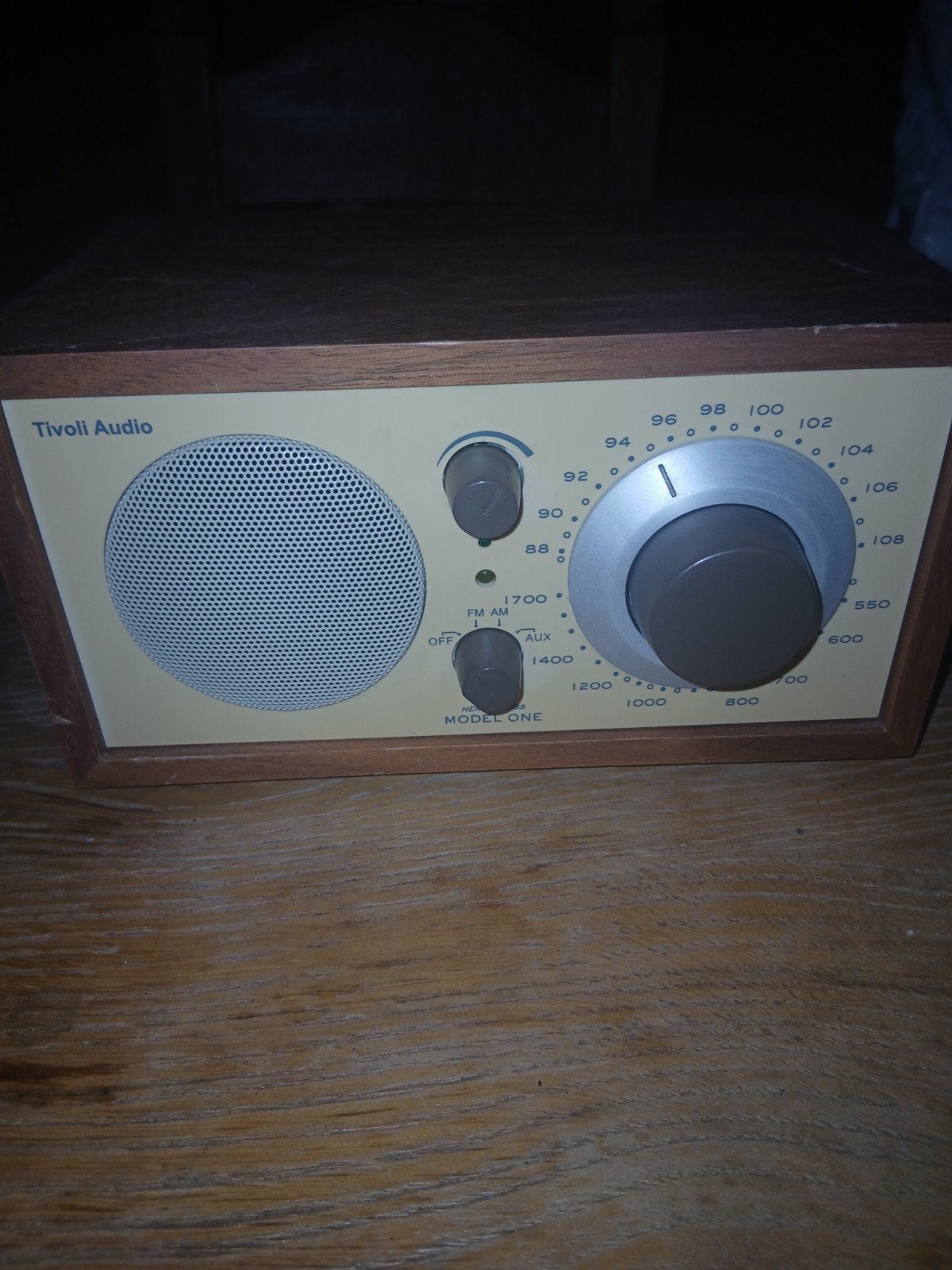 Klassieke Tafelradio (Walnoot), Ophalen, Radio
