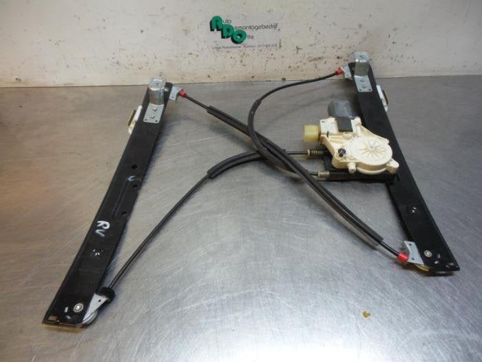 Mécanique vitre 4portes avant droite d'un Ford Mondeo (Mond, -, 3 mois de garantie, -, -