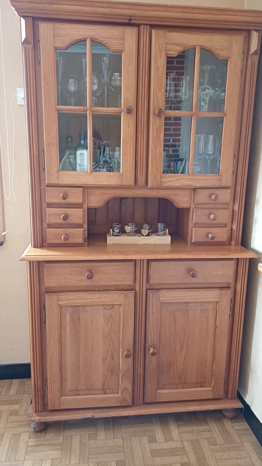 Grenen  kast, Ophalen