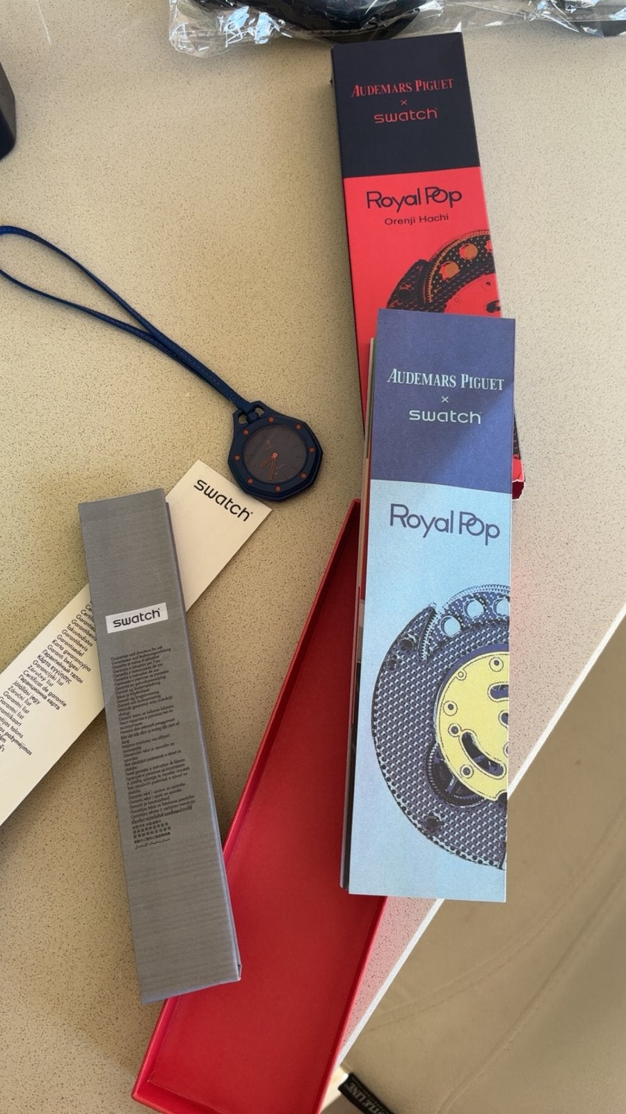 Montre Ap X Swatch, Neuf, Cuir, Swatch, Montre de poche