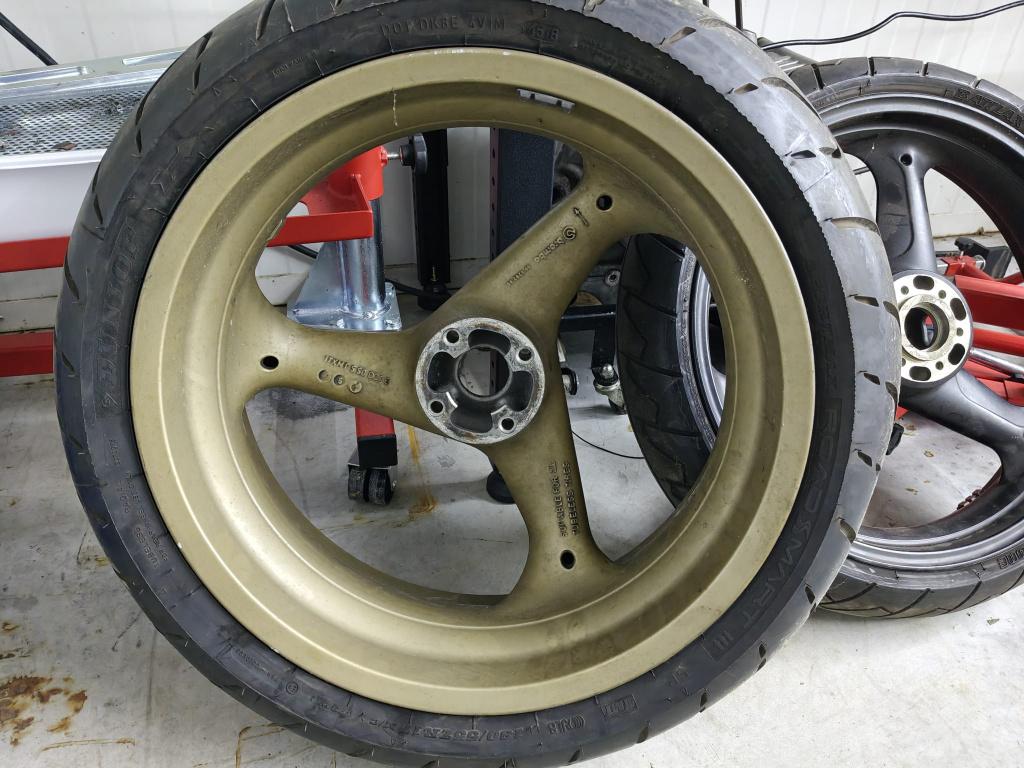 ducati 916-748-996 achterwiel, Motoren, DUCATI, Gebruikt, Ophalen of Verzenden, Jackierogier@outlook.be