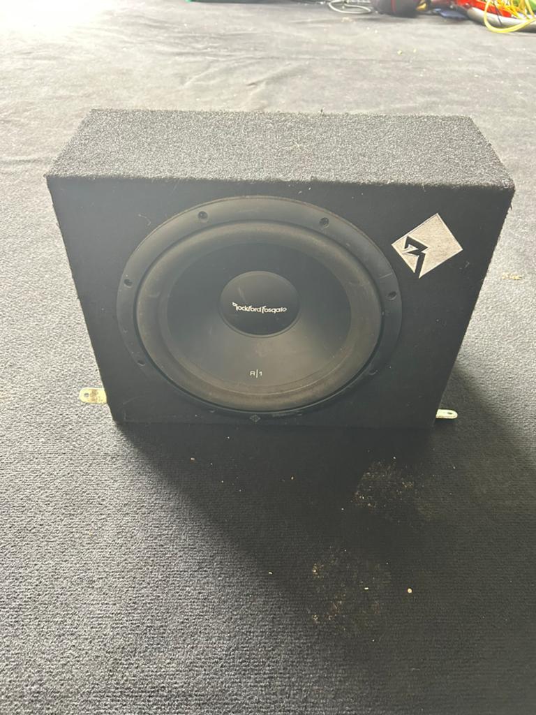 Woofer Rockford Fosgate dans caisson de basse, Enlèvement, Comme neuf