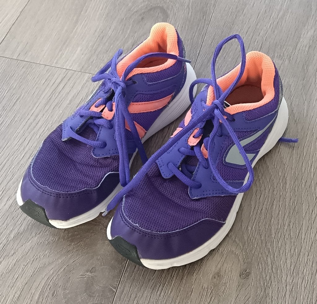 sportschoenen Decathlon maat 36, Enfants & Bébés, Vêtements enfant | Chaussures & Chaussettes, Enlèvement ou Envoi, Decathlon