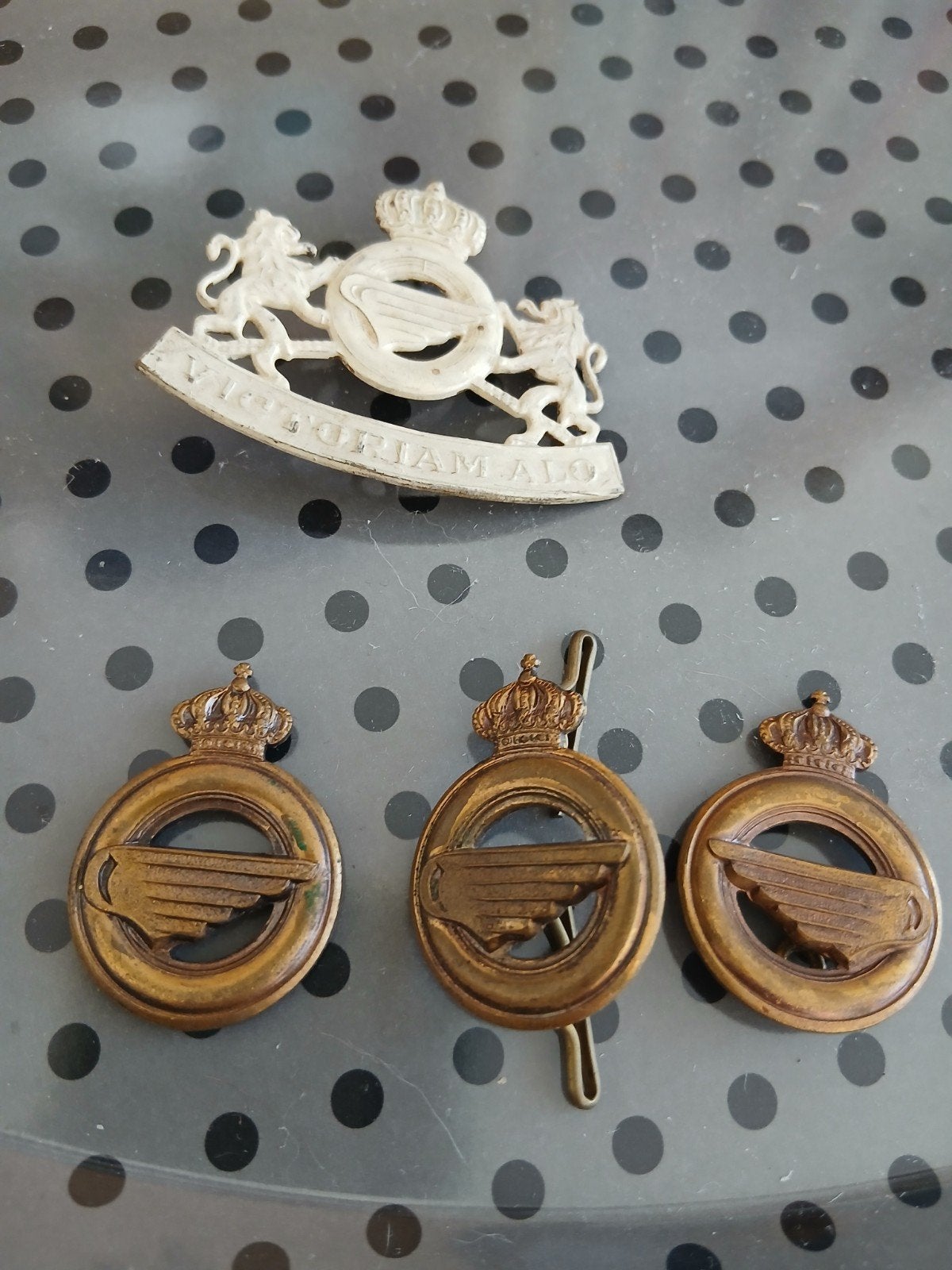 insigne de béret ou de casquette de l'Armée belge,, Enlèvement