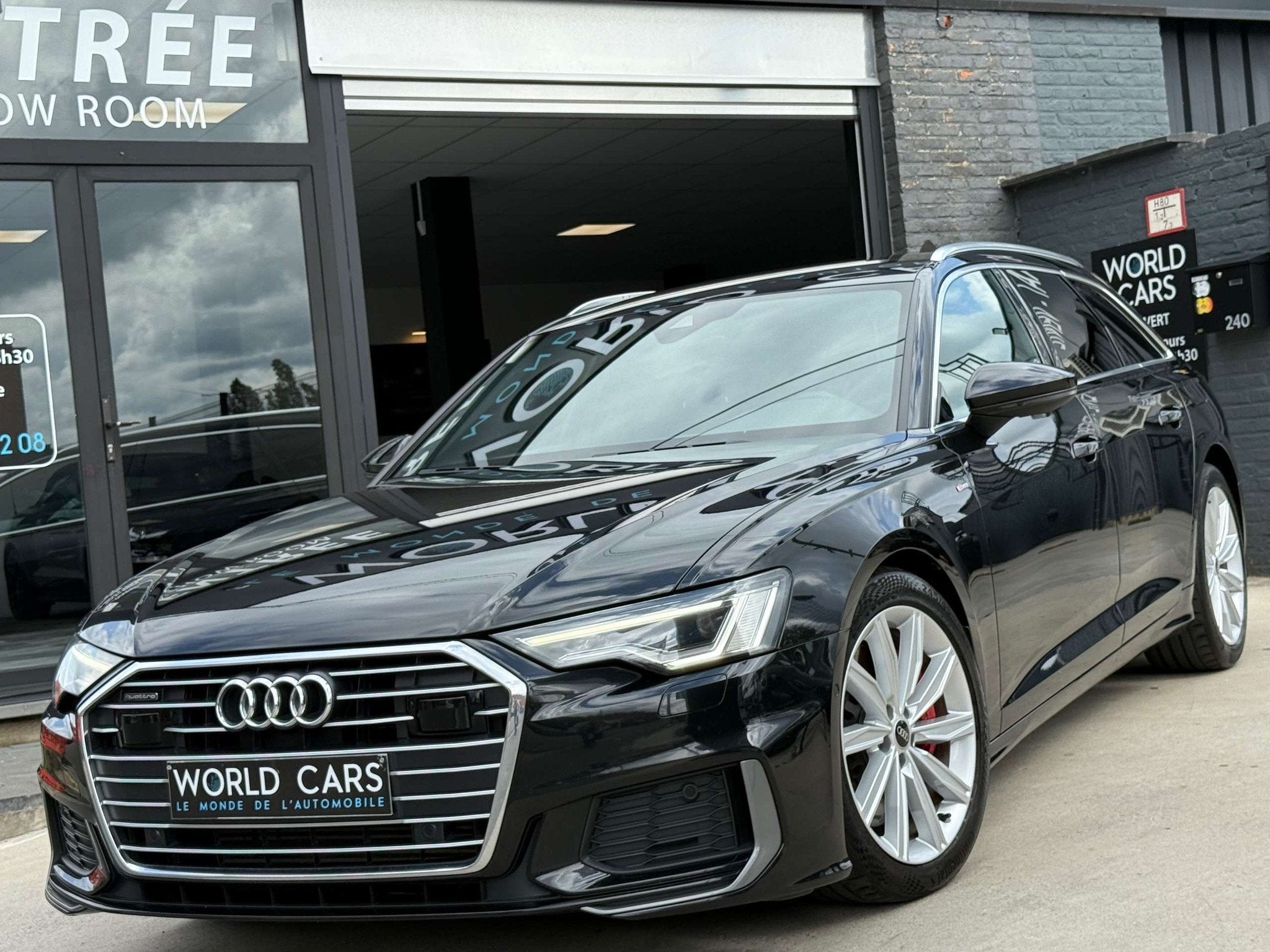 Audi A6 Avant PHEV 55 TFSI e Quattro Competition Sport S tro, Auto's, Gebruikt, 4 cilinders, 1984 cc, Zwart
