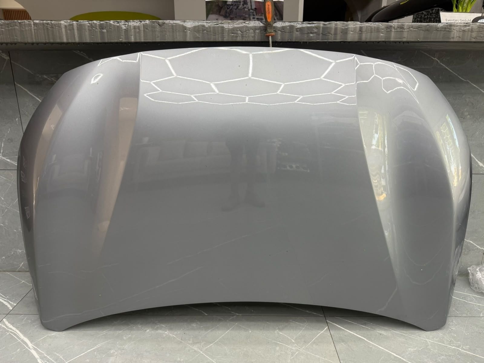 Capot Peugeot 208 19-26 Noir Blanc Argent Jaune, Taurusavenue 1
2132 LS  Hoofddorp, NL, Contact.group@renault.com, Stellantis N.V.