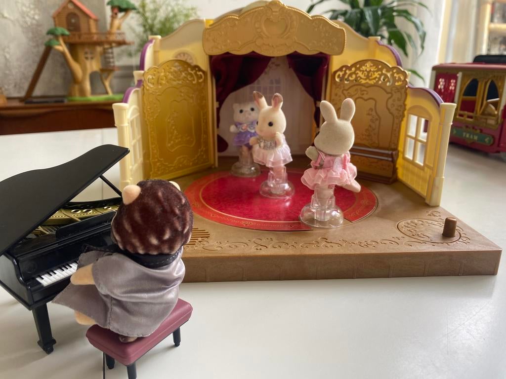 Sylvanian Families - théâtre de danse + Pianiste, Ophalen of Verzenden, Zo goed als nieuw